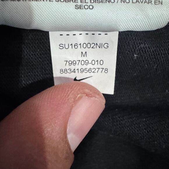 Nike Air Men’s Graphic T-Shirt M Black Back Logo Flag Patch Cotton - Picture 7 of 7